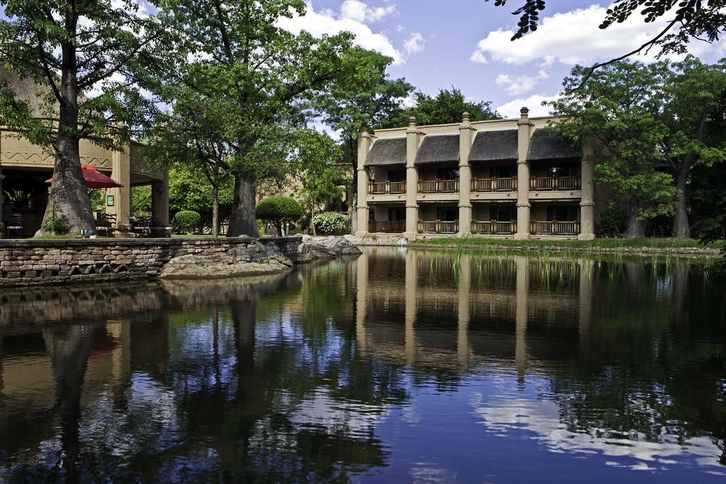 The Kingdom At Victoria Falls Exterior photo